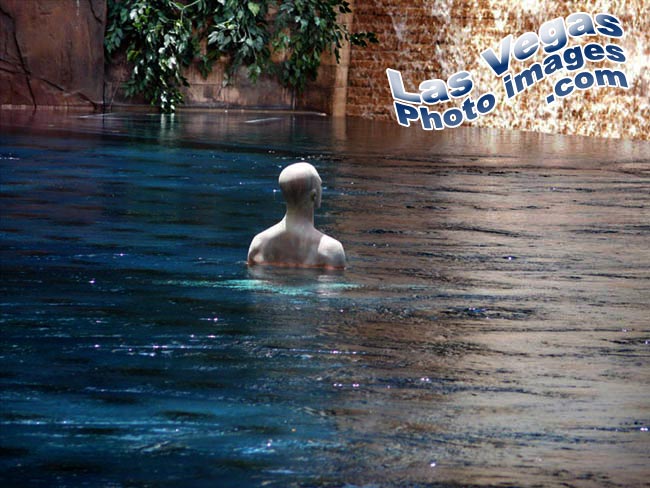 wynn_statue_las_vegas-4